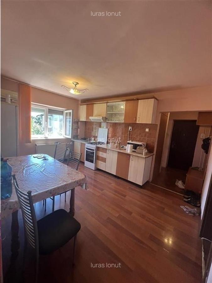 Apartament cu 3 camere decomandat în Rogerius - 2