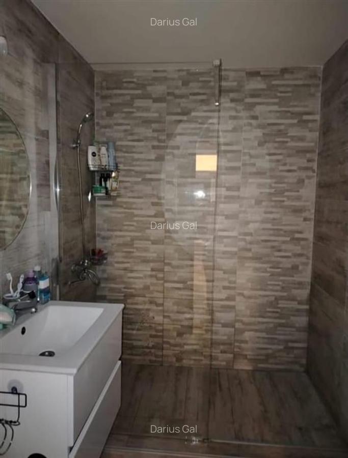 Apartament cu 3 camere decomandat în Decebal - 4