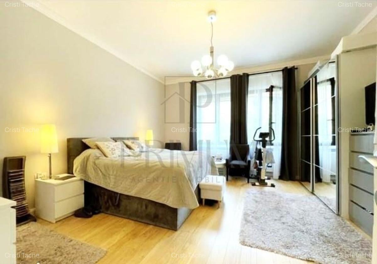 CENTRAL - ETAJ 1 - RENOVAT - 4 camere - 3 bai - centrala proprie - clima - GARAJ - 2