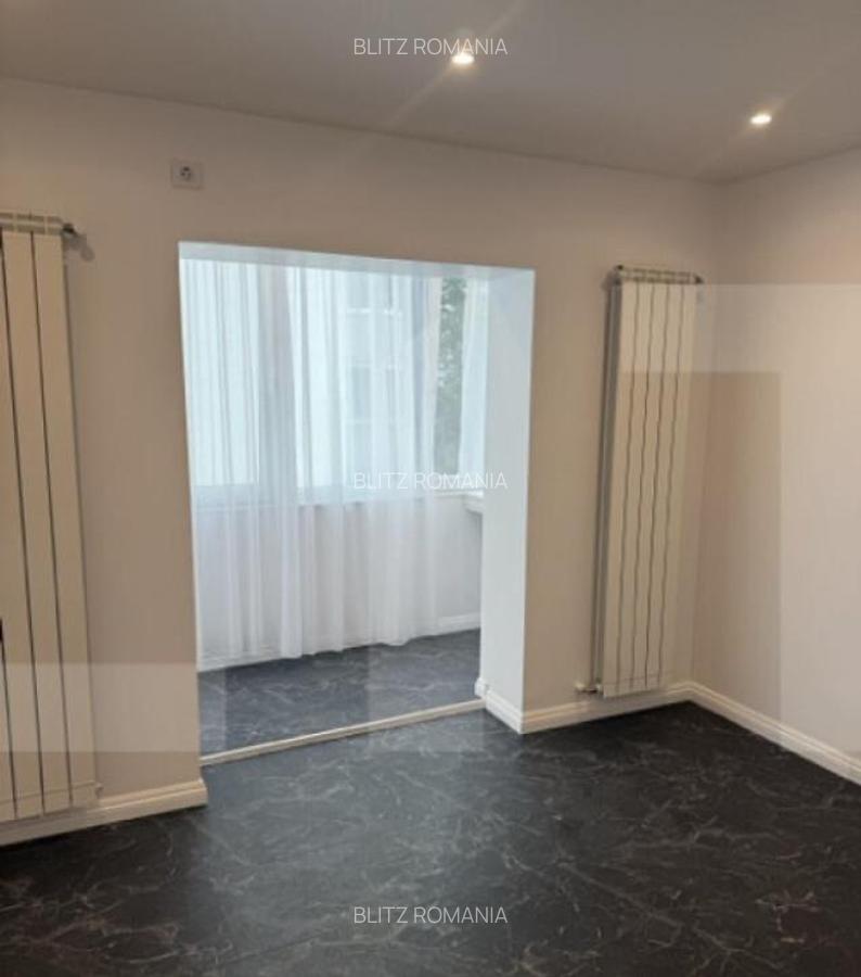 Apartament cu 3 camere, decomandat, 72 mp, zona Pia?a Mare - 16