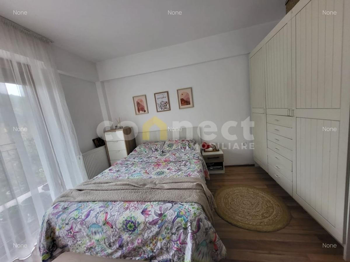 Apartament de 2 camere, semidecomandat, cu parcare. - 30