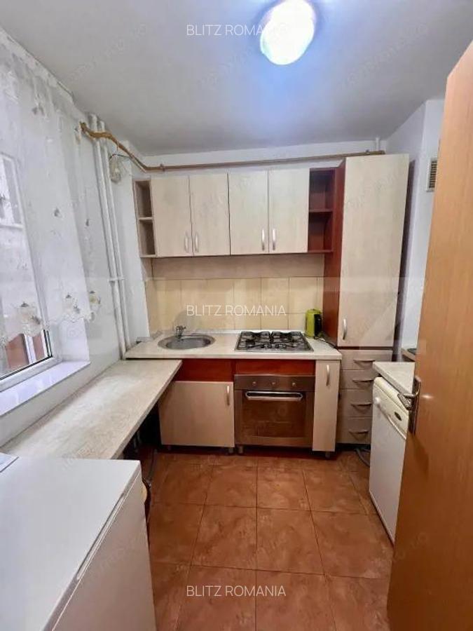 Apartament 2 dormitoare, decomandat, 40 mp, et 3, zona Primaverii - 3