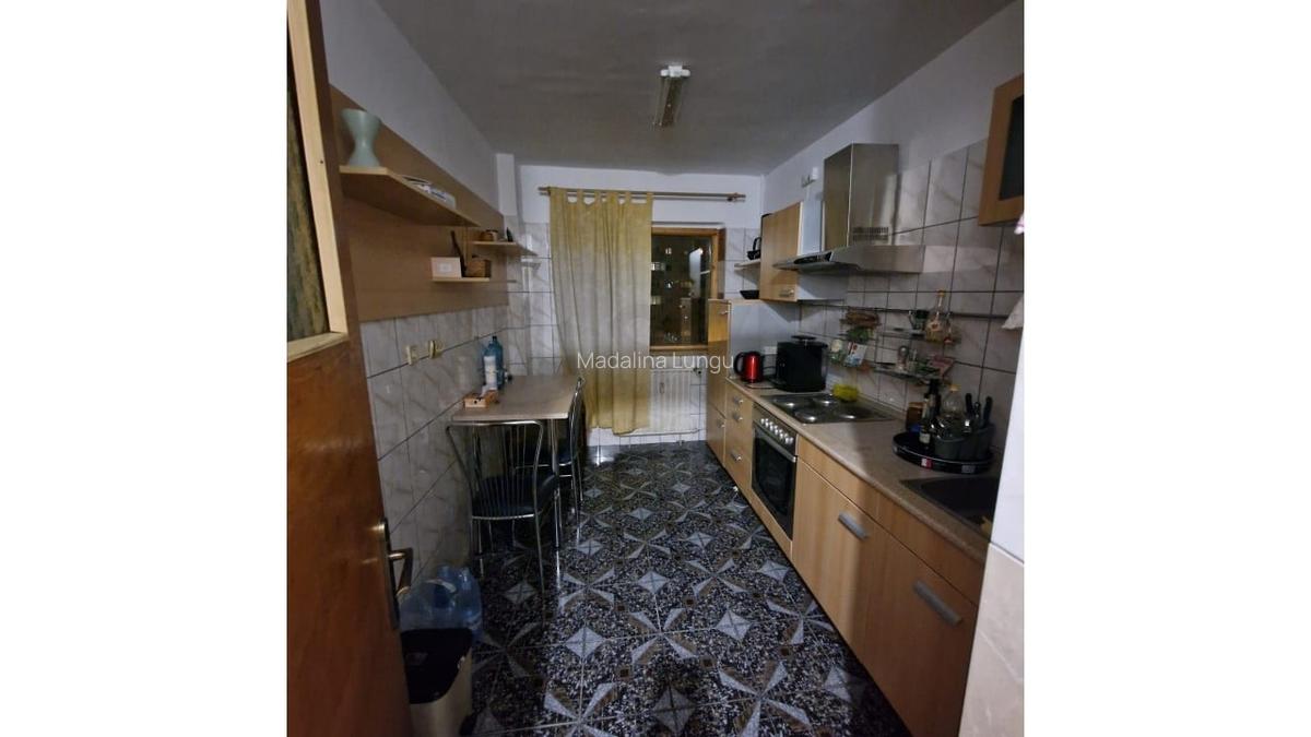 Apartament cu 3 camere semidecomandat în Titulescu - 17