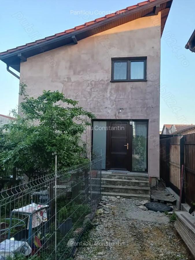 Casa noua de vanzare in oras langa Stadion - 1