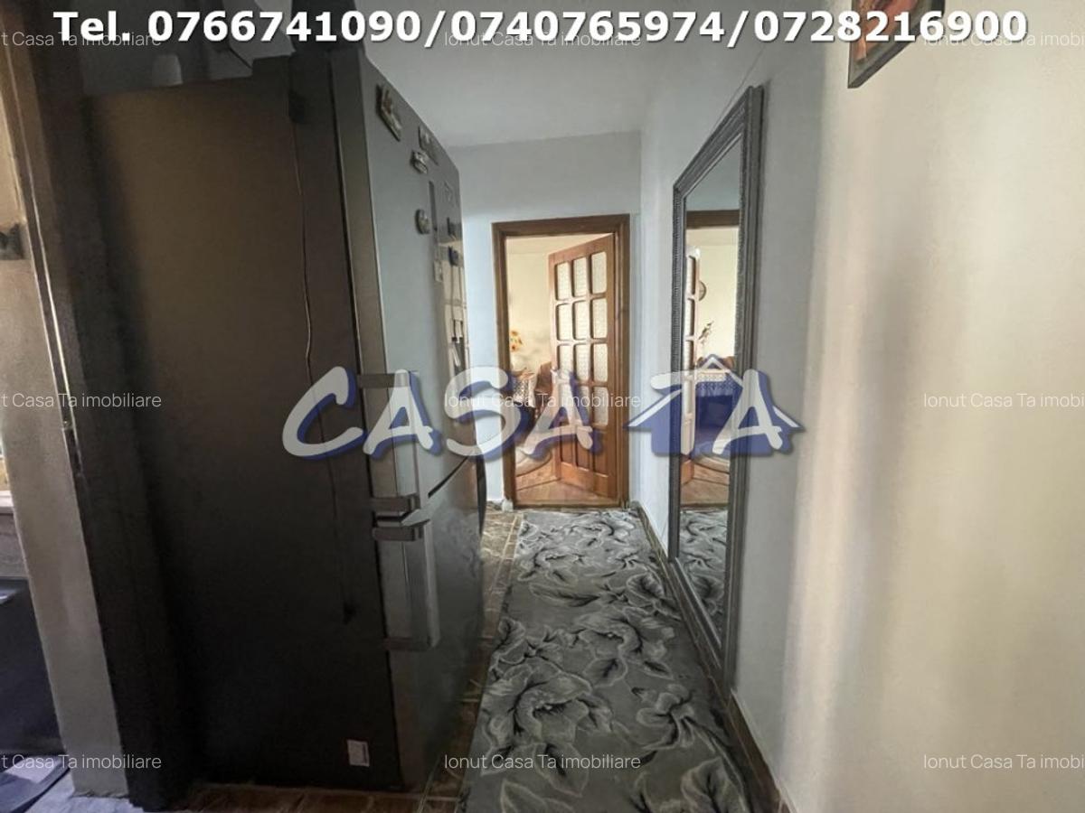 Apartament 3 Camere, Etaj 2, Strada Aleea Plopilor - 11