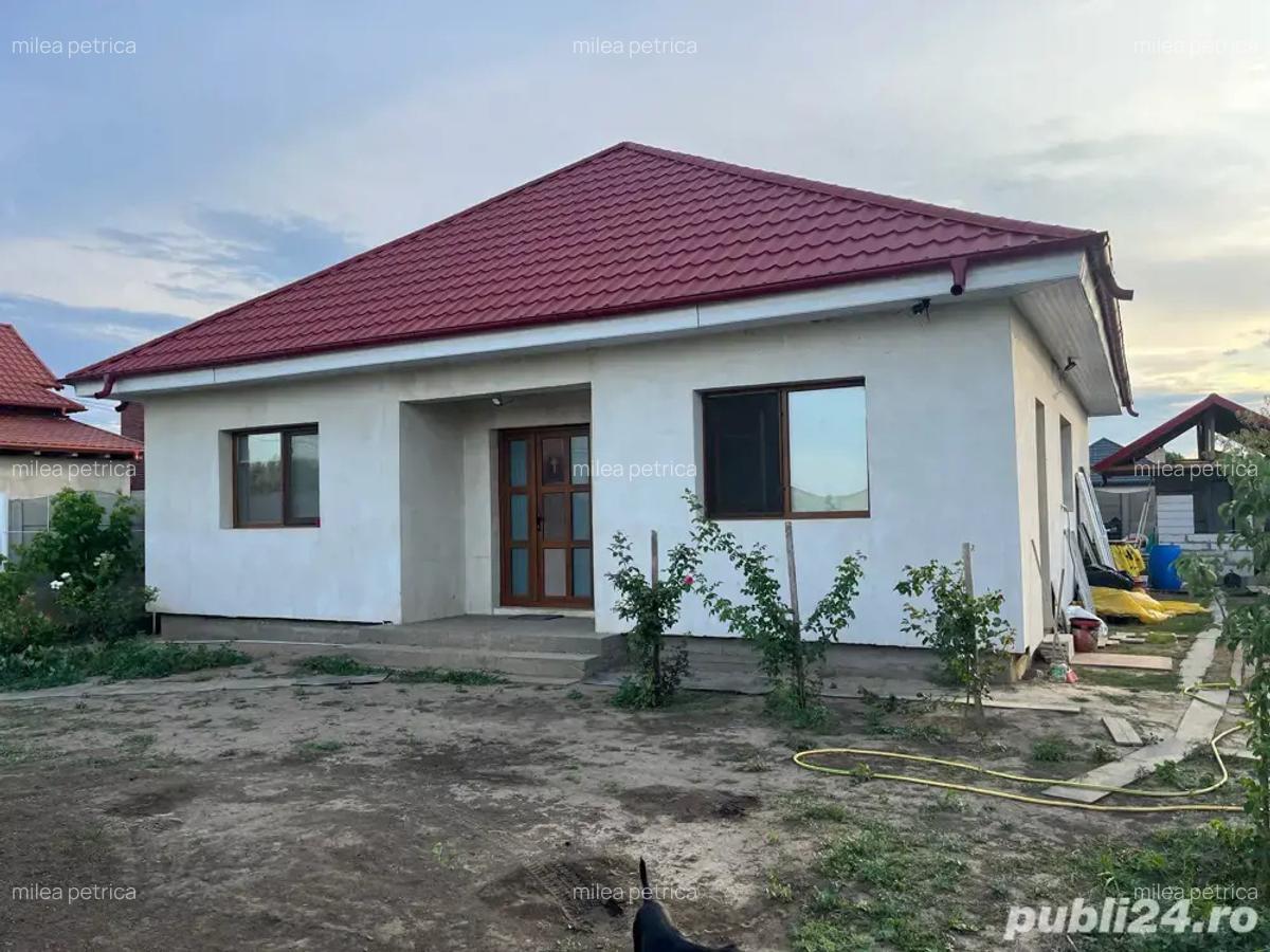 Casa de vanzare la intrare in sat Costi - 2