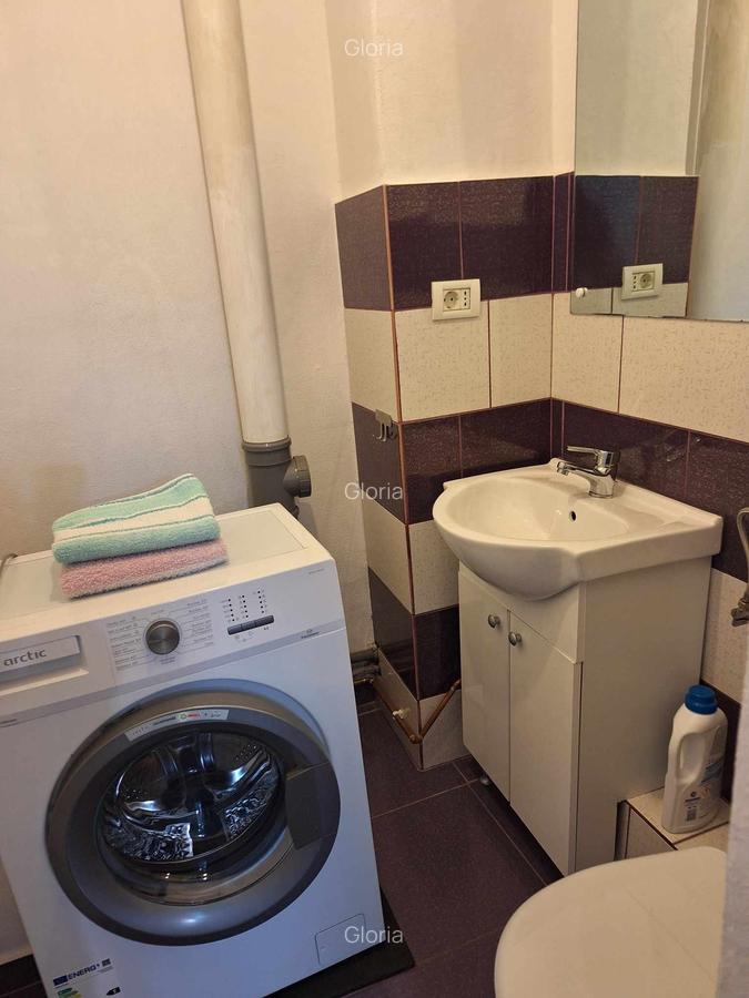 Apartament cu 3 camere decomandat, mobilat în P-ța Unirii - 21
