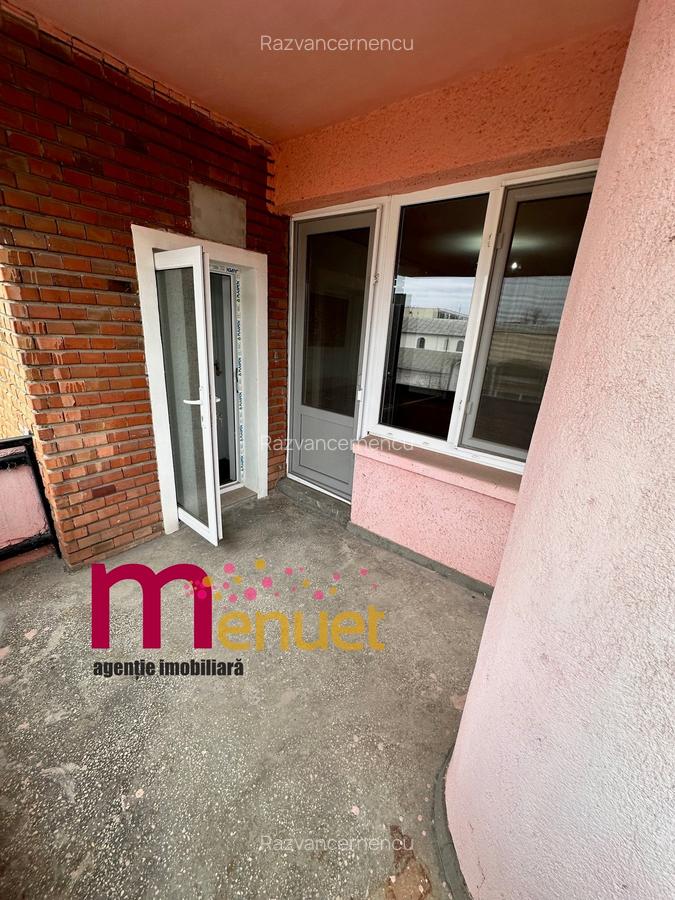 Apartament 3 camere ,zona Biserica cu Ceas,etaj 2 - 14