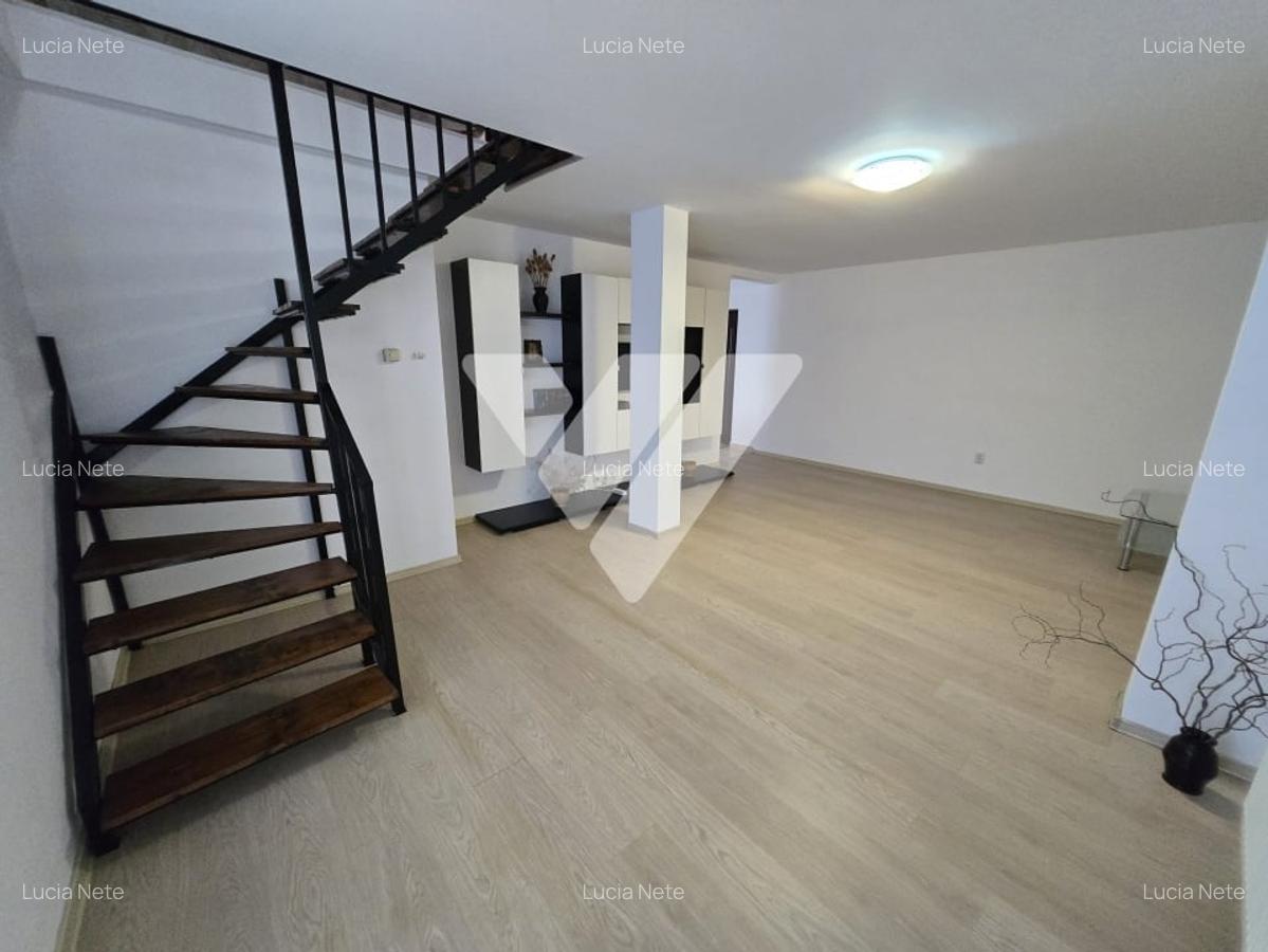 Apartament tip mansarda 3 camere de vanzare Zona Strand - 13