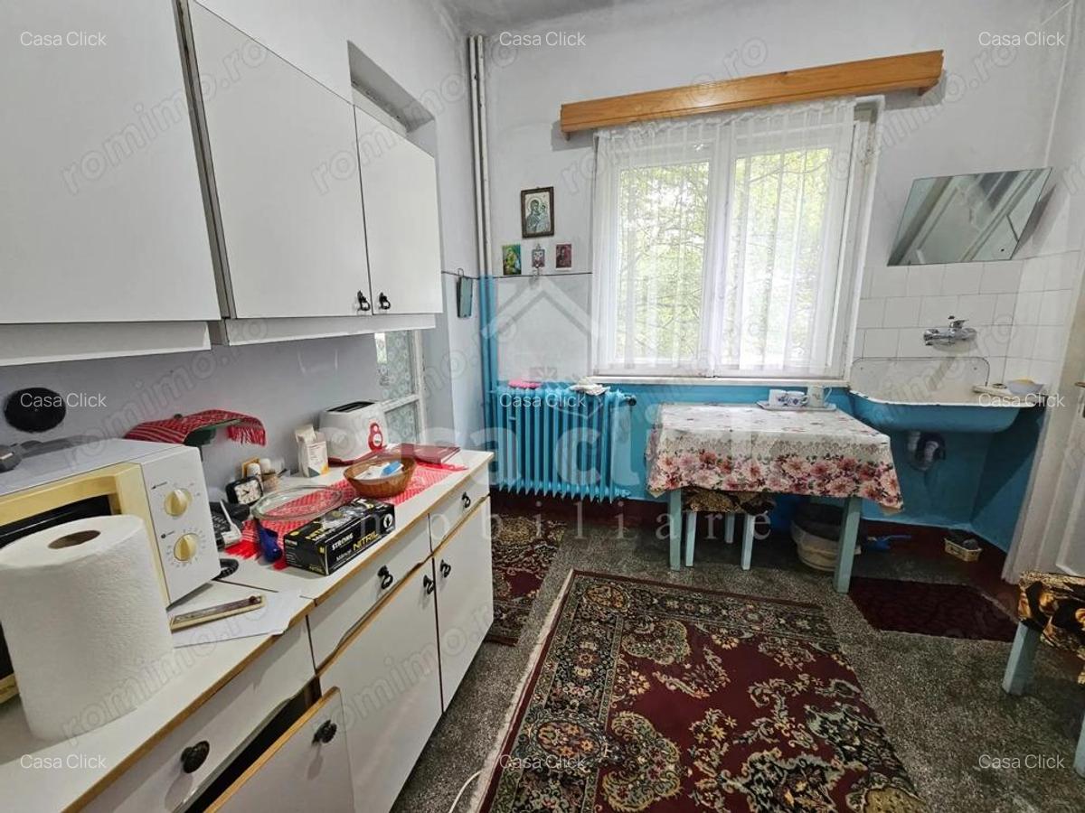 Apartament cu poten?ial ?i lini?te, parter inalt, pe strada Cezar col? cu Traian - 6 Apartament cu poten?ial ?i lini?te, parter inalt, pe strada Cezar col? cu Traian - 6