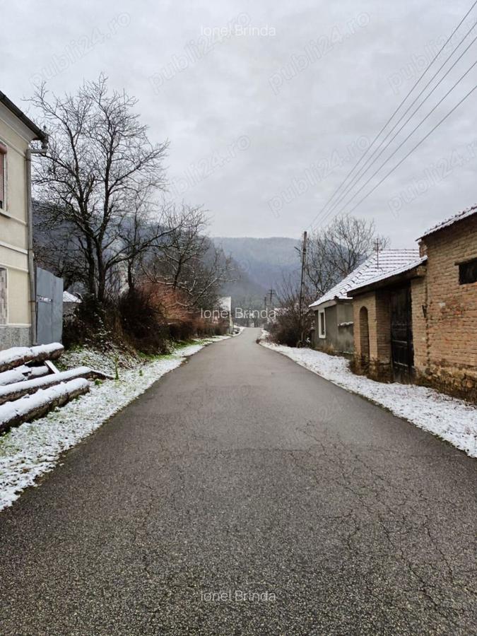 Vand casa la ?ara in jud.Hunedoara sat Tisa com Burjuc,pe valea Mure?ului - 1