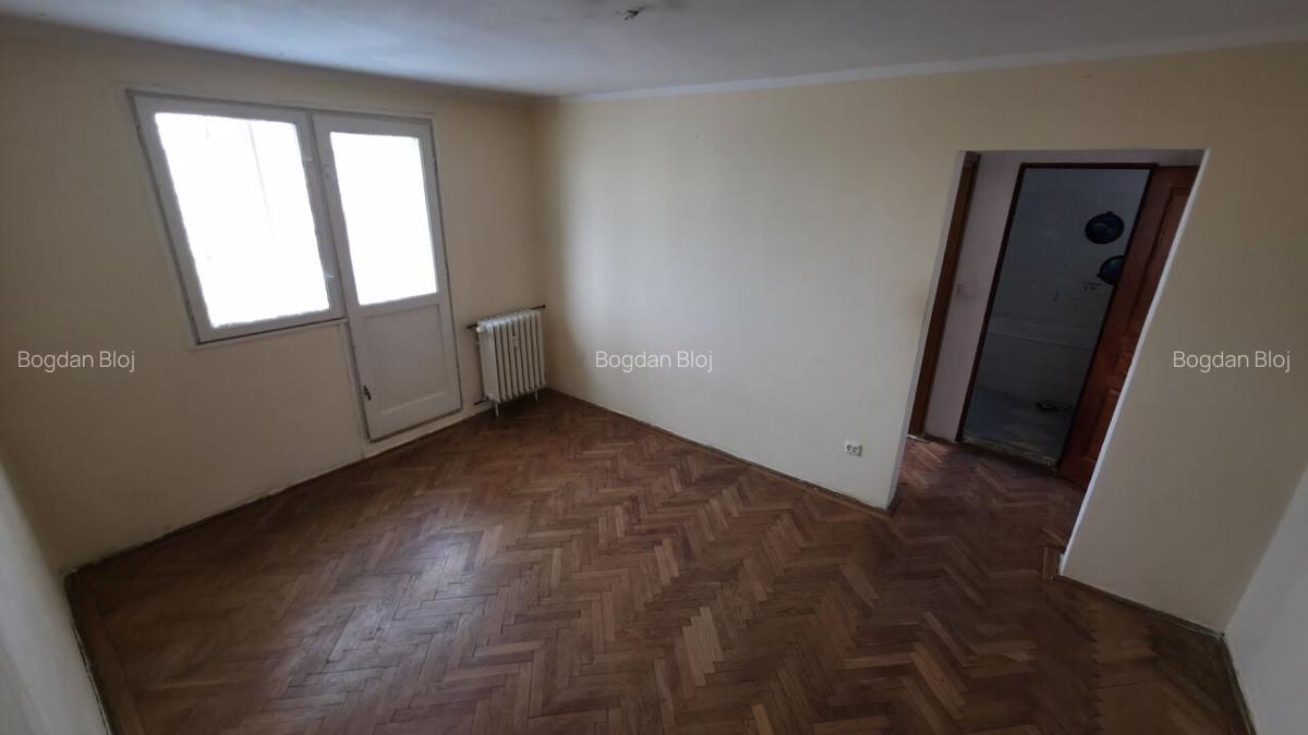 Apartament 2 camere 43 mp+balcon Al.Predeal ARAD - 1