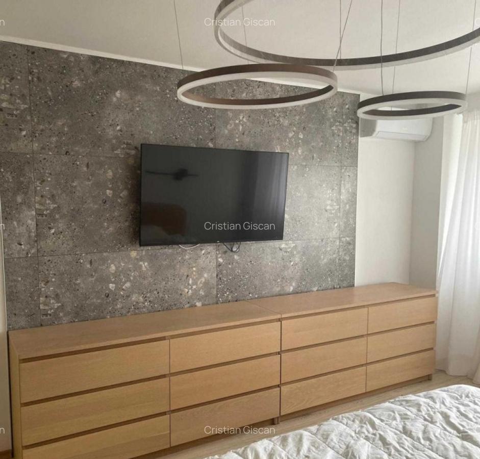 Apartament 3 camere -Unirii Fantani - bloc construit in anul 1987 - 3