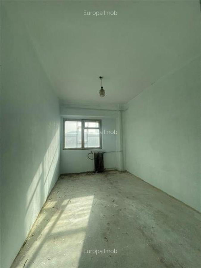 Apartament 3 camere de vanzare zona E3 -Tulcea - 1