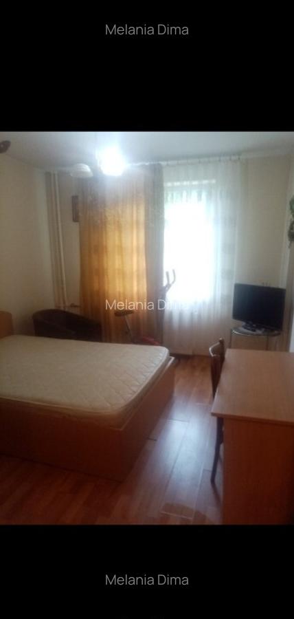 Inchiriere camera cu baie separata in ap de 3 camere - 1