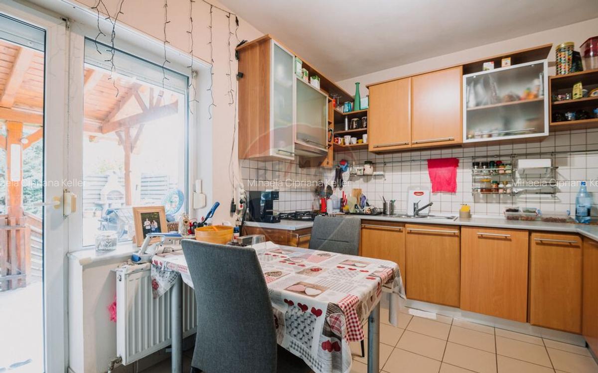 Vanzare casa, intr-o loca?ie lini?tita in cartierul... - 15