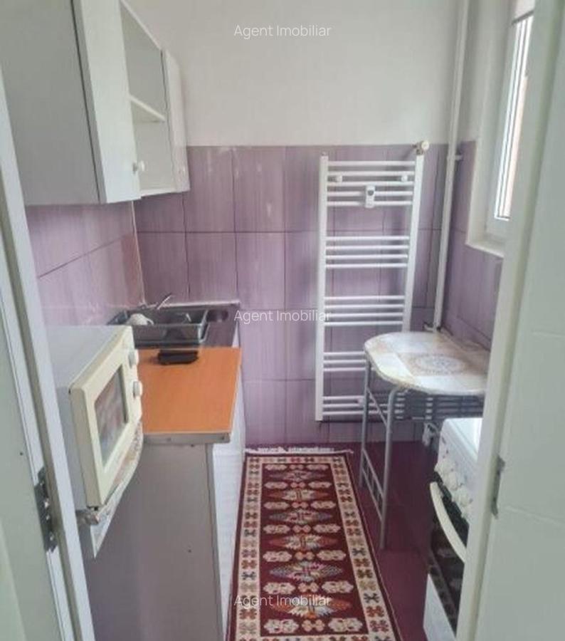 Obor metrou etaj 7 semidecomandat - 4