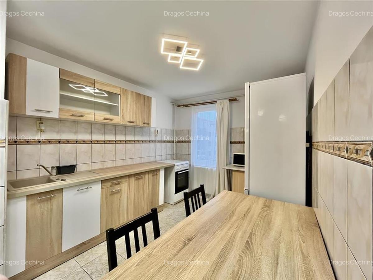 Apartament Decomandat cu 3 Camere si Parcare in Tractorul - 2