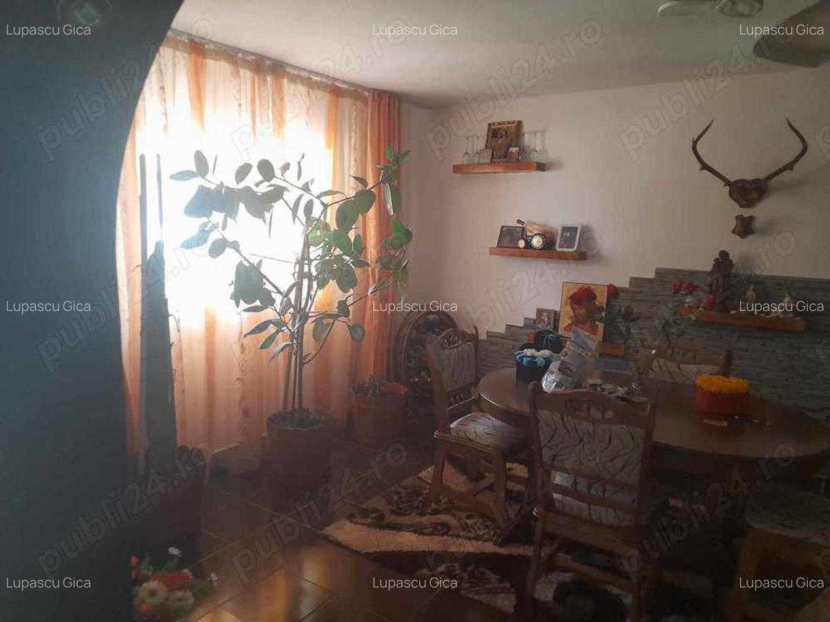 Casa cu mansarda in centru Loc Belcesti jude?ul Ia?i - 5