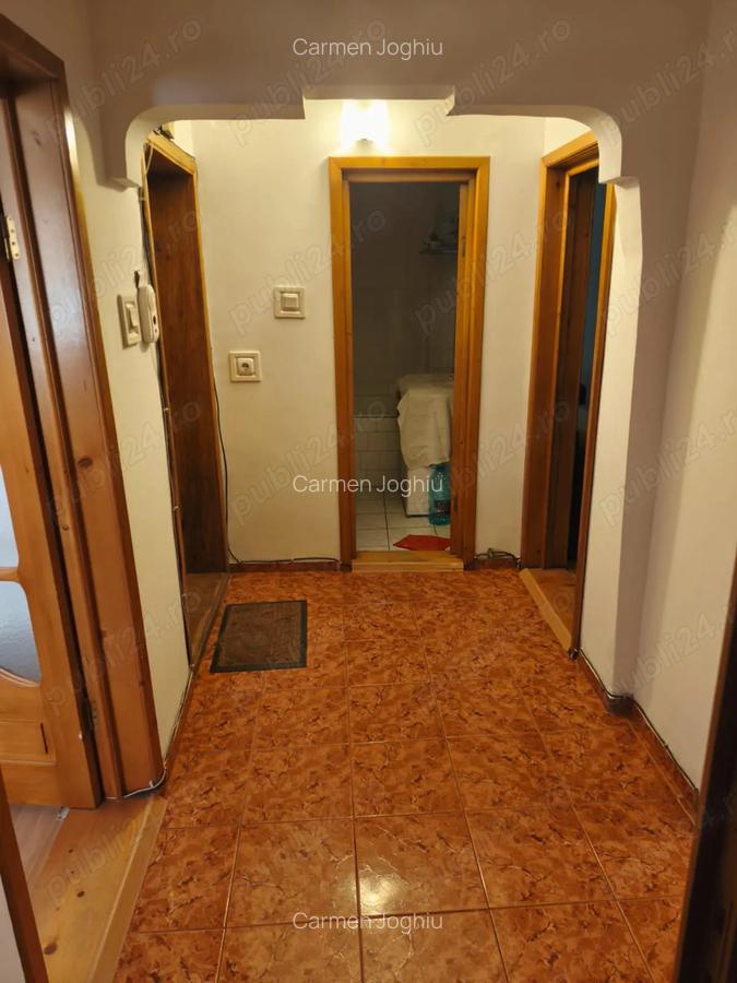 Vand apartament cu 3 camere . Zona sud. Foc?ani. - 1