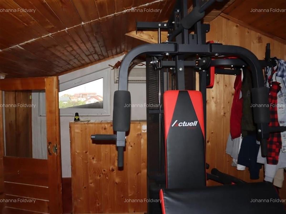 Casă cu 6 camere în Dumbrăvița - 25