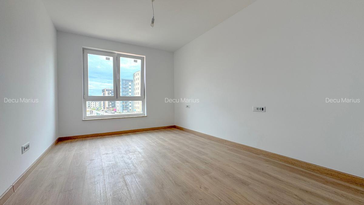 Apartament cu 3 camere decomandat în Tractorul - 8