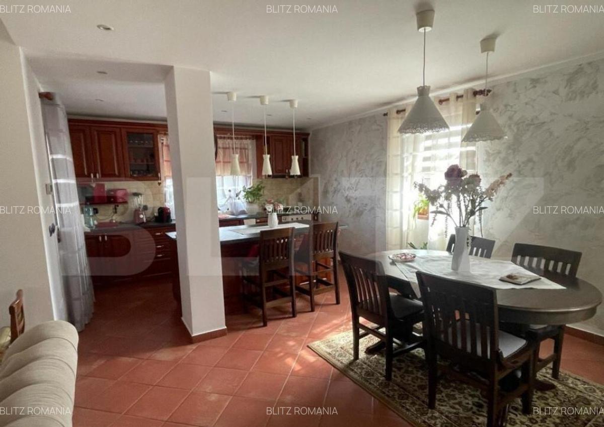 Proprietate versatila cu doua apartamente ?i casa cu tre - 6