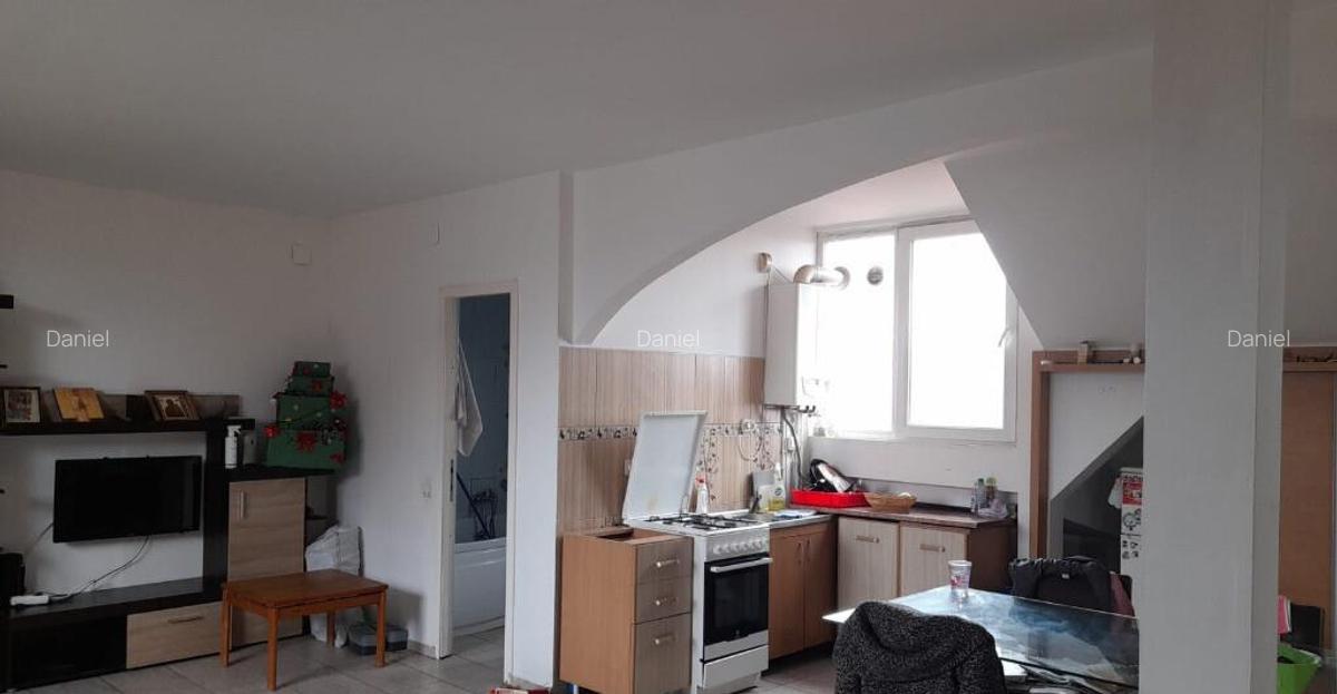 Apartament la vila, 3 camere Cisnadie ultracentral et 2 - 4