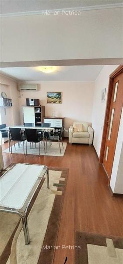 Apartament cu 3 camere decomandat în Tei - 2