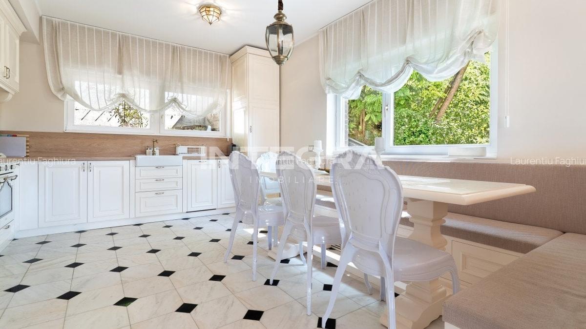 Panorama Clujului din Fiecare Fereastra: Eleganta Italiana langa Parcul Central - 13
