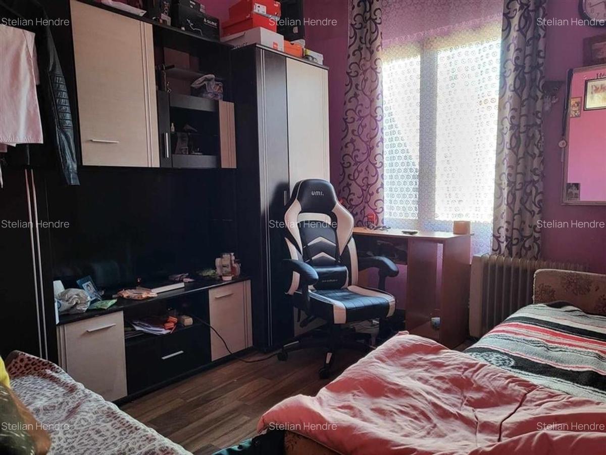 Apartament cu 2 camere decomandat în Valenta - 3