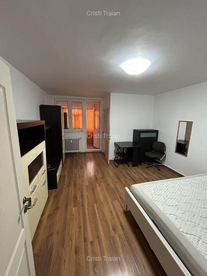 Garsoniera Auchan Vitan, stradal, mobilata si utilata modern, curata, libera - 4