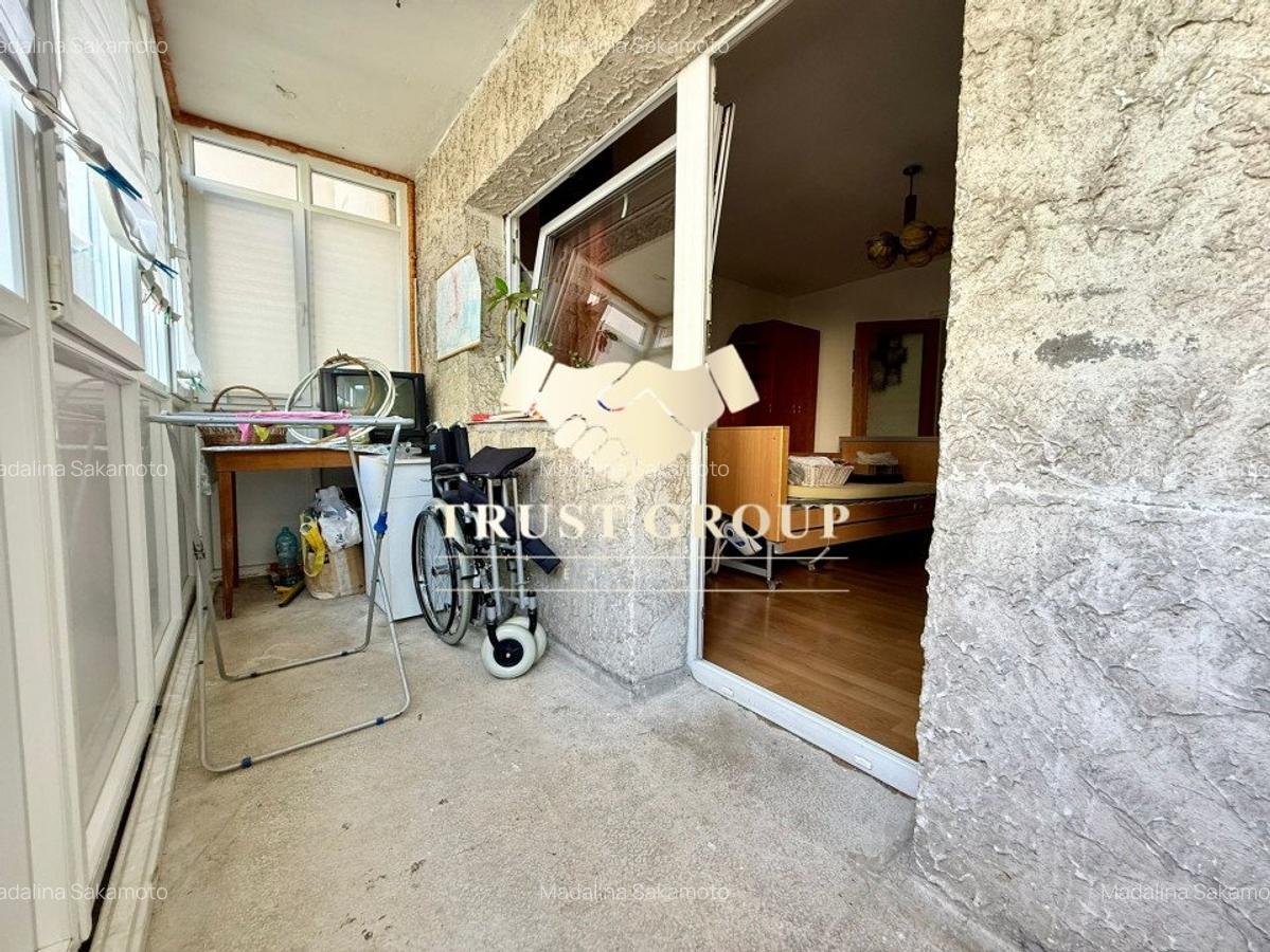 Apartament cu 4 camere decomandat în P-ța Victoriei - 4