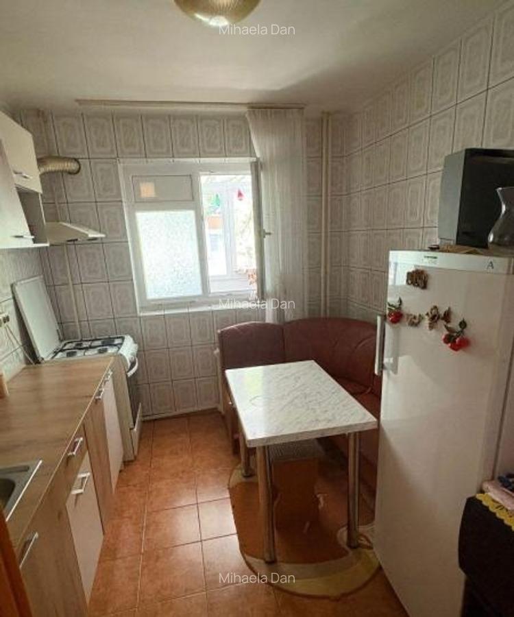 Apartament -3 camere -decomandat-Zona Rahova-Margeanului - 5