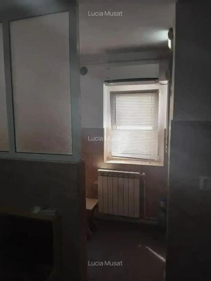 Aprtament 3 camere decomandat-Poarta 6 - 8