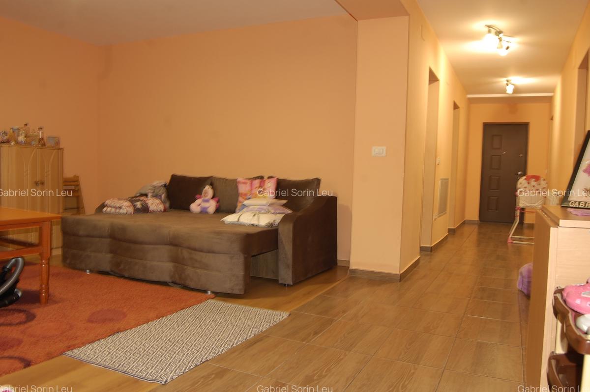 Casă cu 6 camere în Est - 3