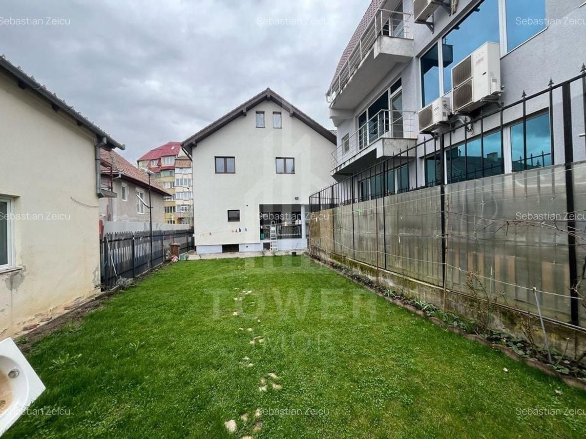 Casă nouă  cu 8 camere, 5 băi și curte - 220 mp utili - 480.000EUR - 2