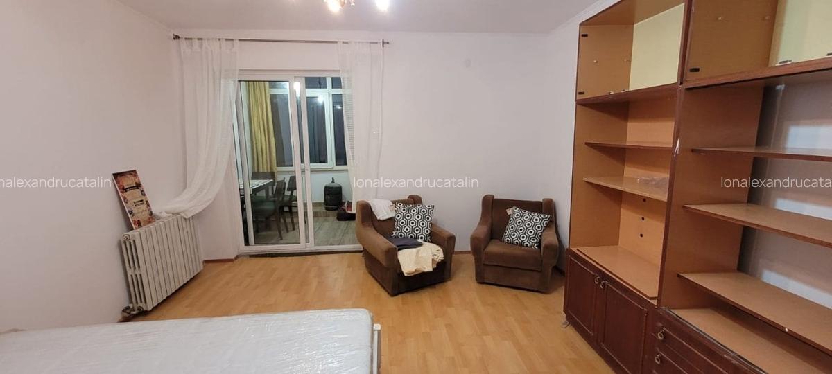 City Park Mall - Garsoniera decomandata mobilata-utilata termen lung, gaze - 4