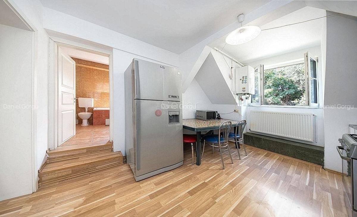 Apartament cu 3 camere decomandat în Central - 17