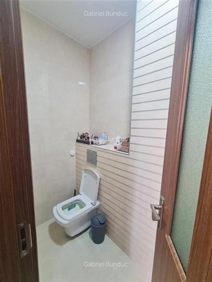 Apartament cu 3 camere decomandat, mobilat în Tractorul - 11