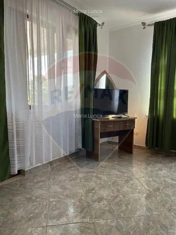 Casa / Vila cu 6 camere de vanzare - 3