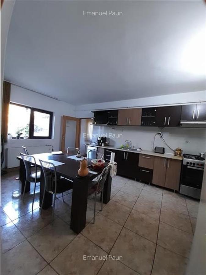Casă cu 4 camere în Central - 4