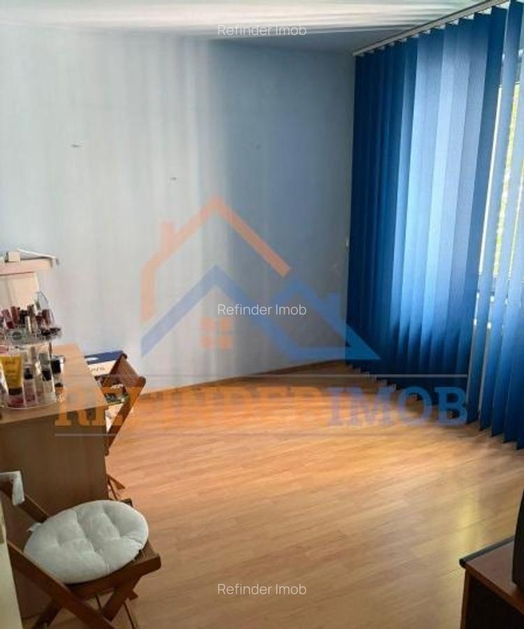 Vanzare apartament 3 camere, zona Margeanului, sector 5 - 2