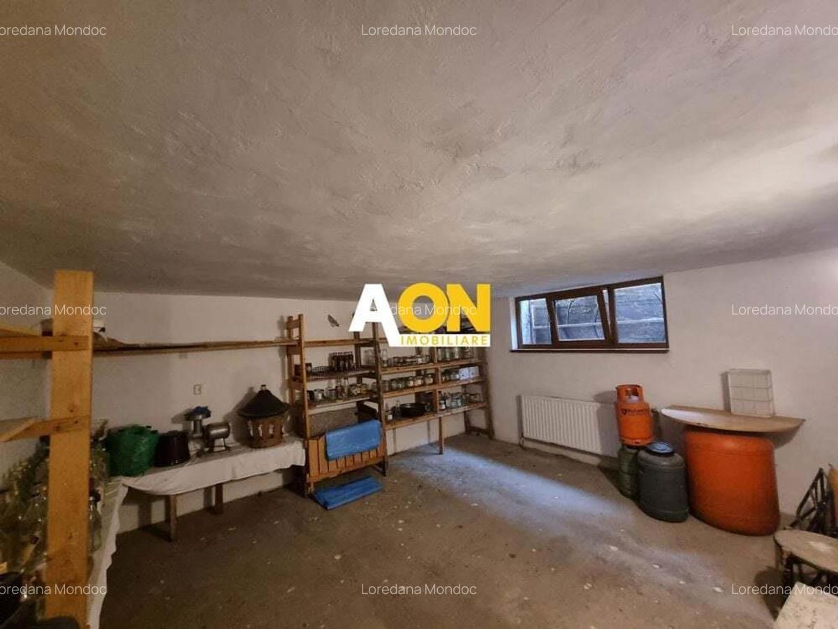 De vanzare casa 6 camere, S+P+M, 900mp teren, Cetate - 18