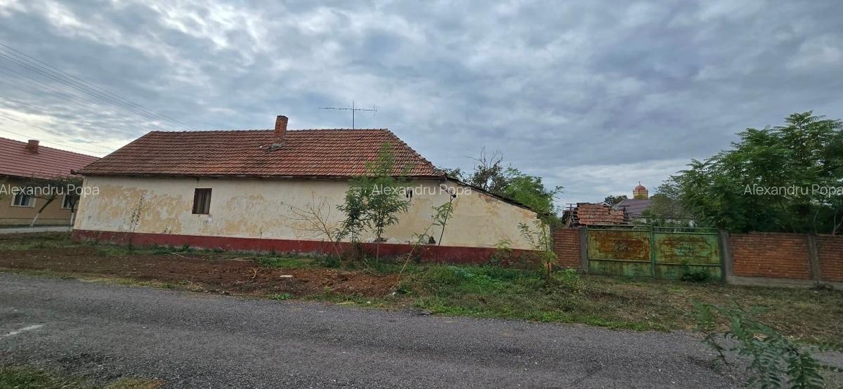 Casa individuala cu teren generos în zona liniștită - 3