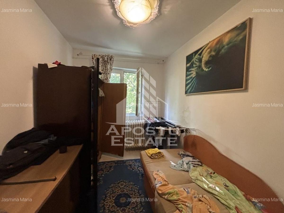 Apartament cu 3 camere in zona Sagului, etaj intermediar - 1