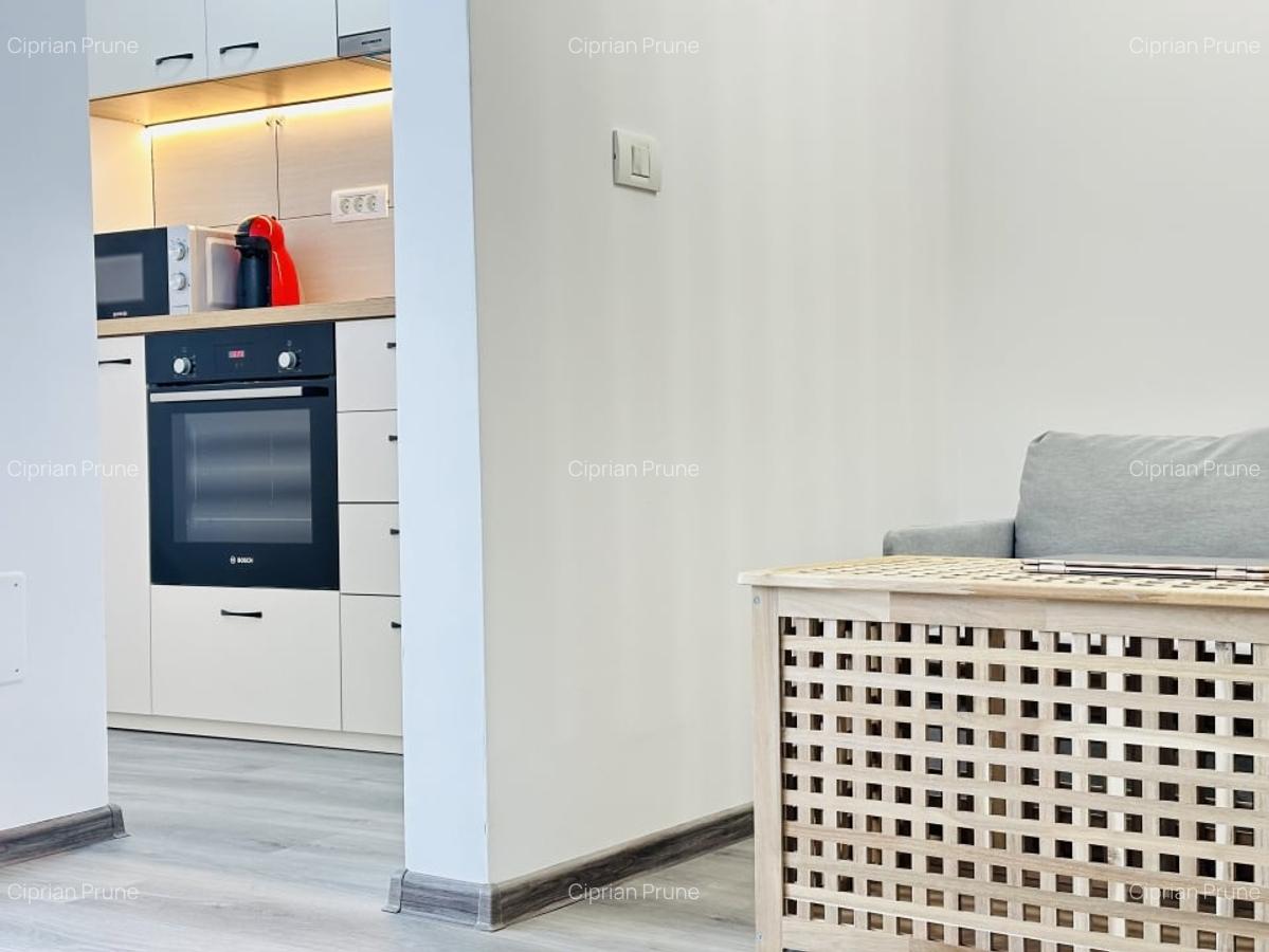 Prima inchiriere - Studio modern, vedere superba spre oras | Com 0% - 24