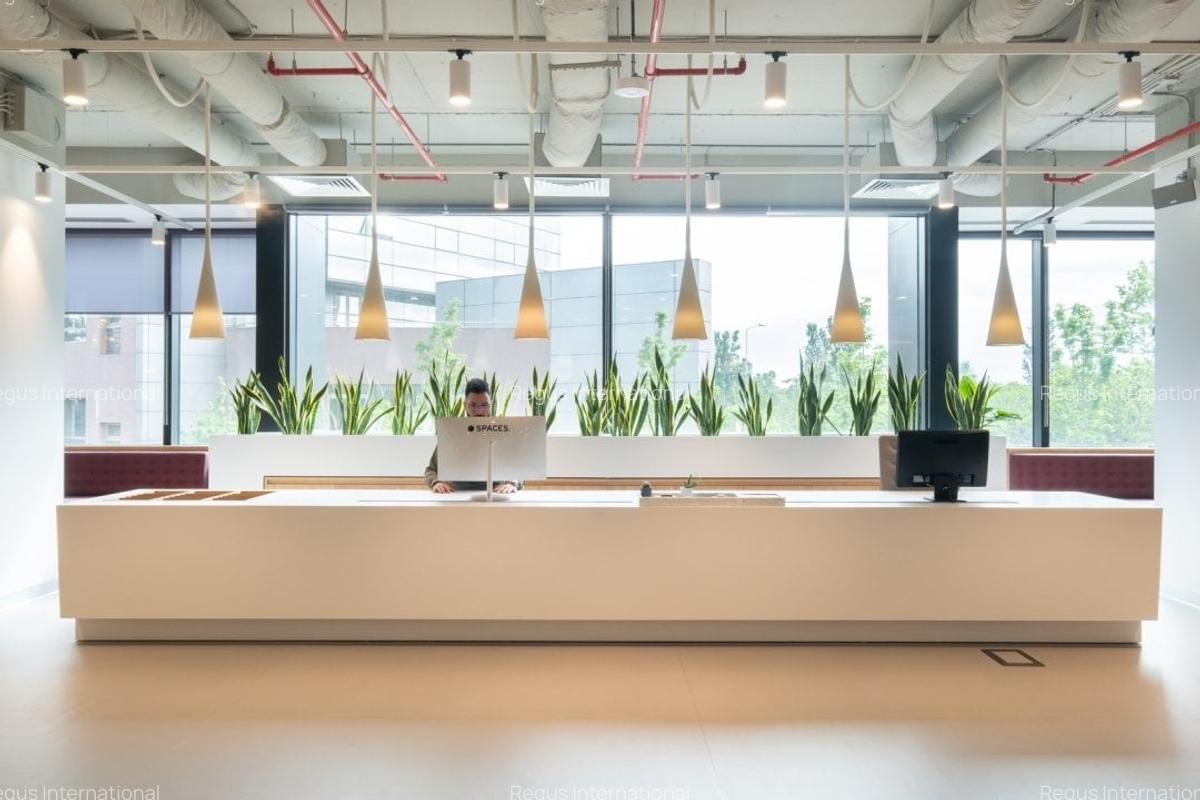 Spațiu de birou frumos proiectat pentru 3 persoană în Spaces Campus 6 - 10