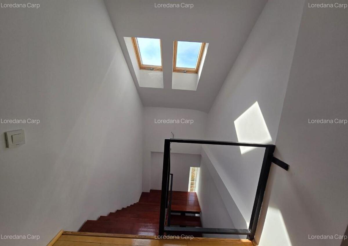 Casa moderna tip duplex - 3 camere - 2 bai - 410 mp teren - 14