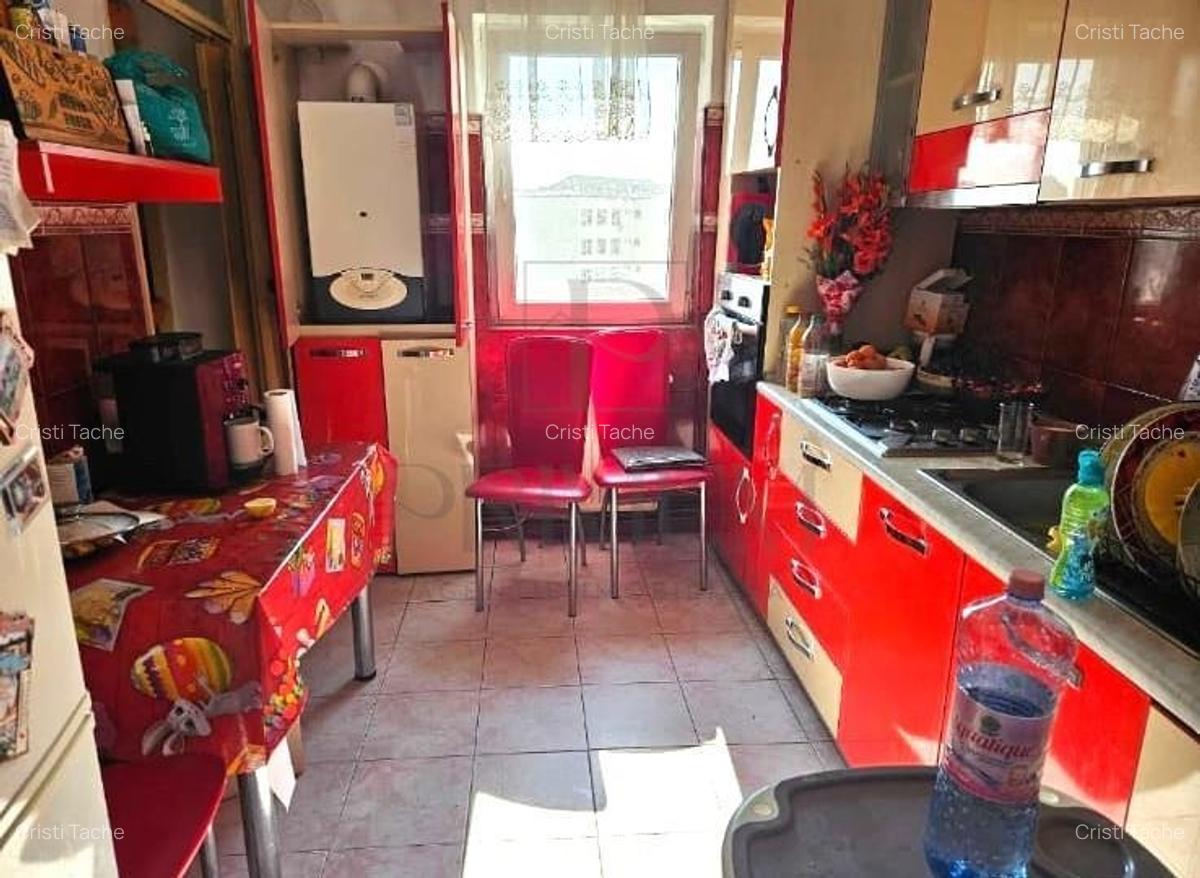 SAGULUI - DAMBOVITA - BLOC IZOLAT - 3 CAMERE - 2 BAI - CENTRALA PROPRIE - 8